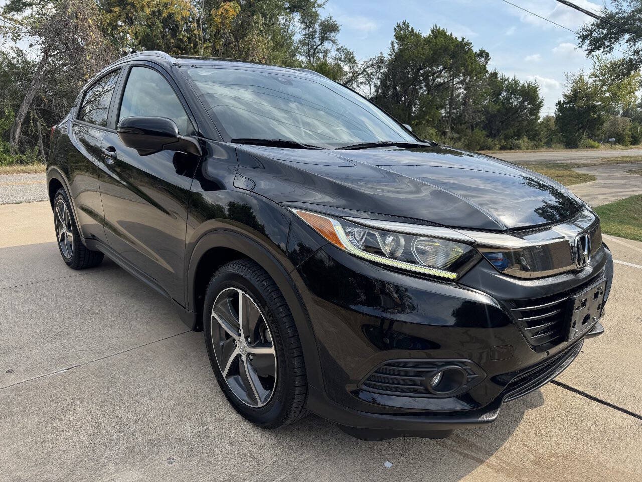 Used 2021 Honda HR-V EX image 2