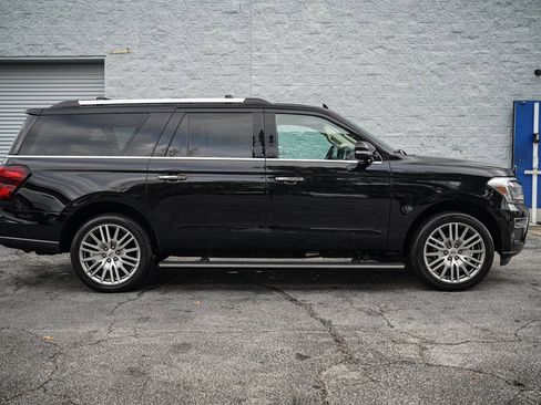 Used 2022 Ford Expedition Max Limited image 18