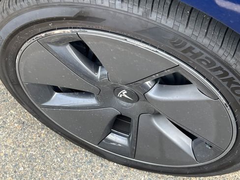 Used 2023 Tesla Model 3 Standard Range image 17