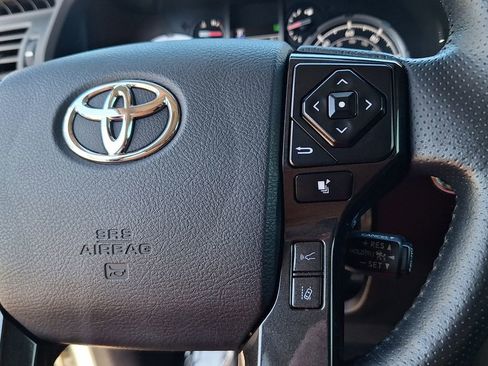Used 2023 Toyota 4Runner TRD Off-Road Premium w/ Moonroof Package AWD/4WD image 17