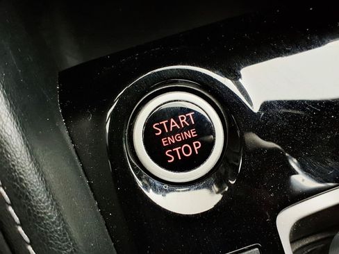 Used 2019 Nissan Kicks SR w/ SR Premium Package FWD image 23