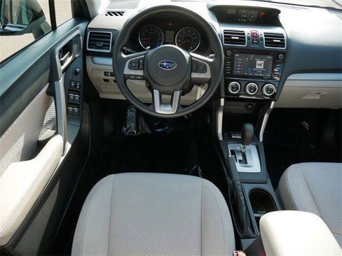 Used 2018 Subaru Forester 2.5i Premium w/ All-Weather Package image 10