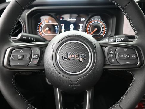 New 2025 Jeep Wrangler Rubicon w/ Xtreme 35 Tire Package image 25