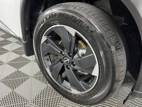 Certified 2025 Nissan Rogue SV w/ SV Premium Package FWD image 15