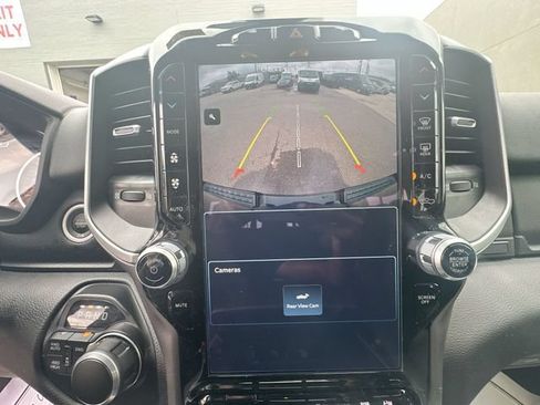 Used 2022 RAM 1500 Big Horn AWD/4WD image 19