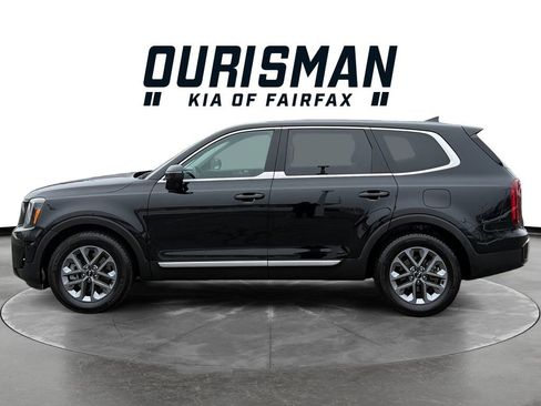Certified 2023 Kia Telluride LX image 3