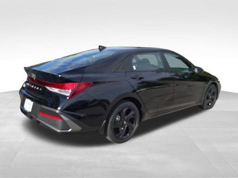 New 2026 Hyundai Elantra SEL Sport FWD image 5
