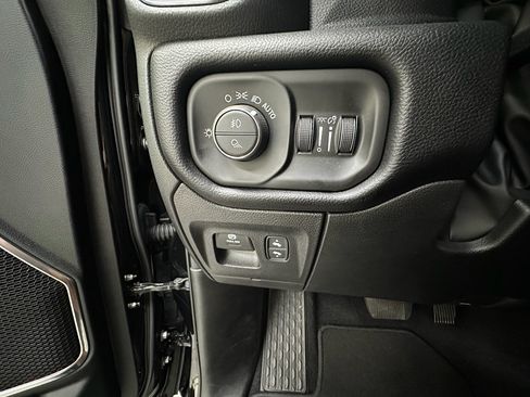 Used 2026 RAM 1500 Laramie AWD/4WD image 24