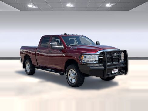 Used 2024 RAM 2500 Tradesman w/ Chrome Appearance Group AWD/4WD image 7