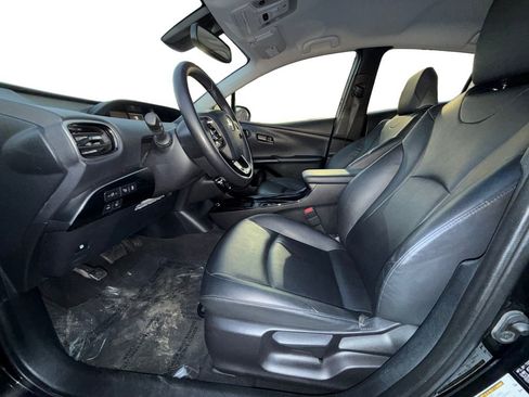Used 2022 Toyota Prius XLE image 9