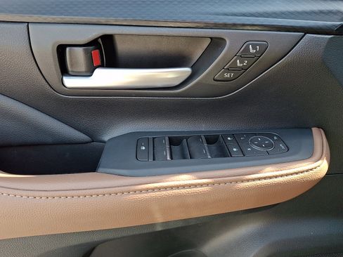 Used 2025 Toyota Grand Highlander AWD Hybrid image 14