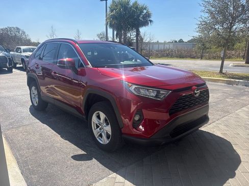 Used 2021 Toyota RAV4 XLE w/ Convenience Package image 5