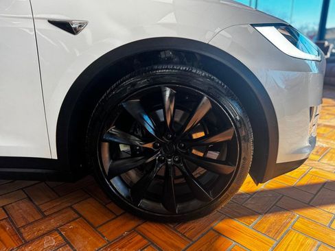 Used 2017 Tesla Model X 75D image 12