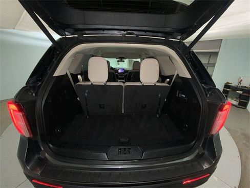 Used 2020 Ford Explorer XLT w/ Equipment Group 202A image 24