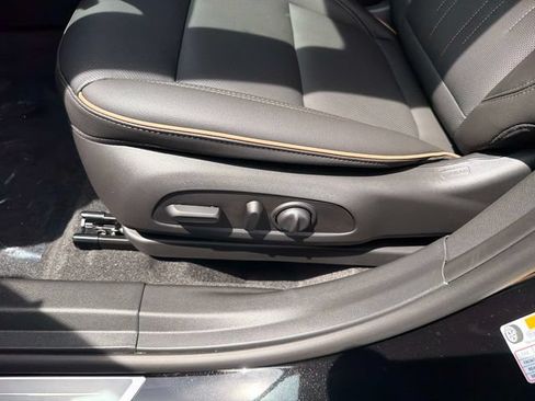 New 2026 Buick Envista Avenir FWD image 19