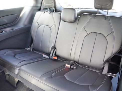 New 2026 Chrysler Pacifica Select image 12