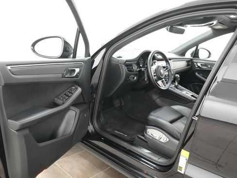 Used 2021 Porsche Macan GTS AWD/4WD image 25