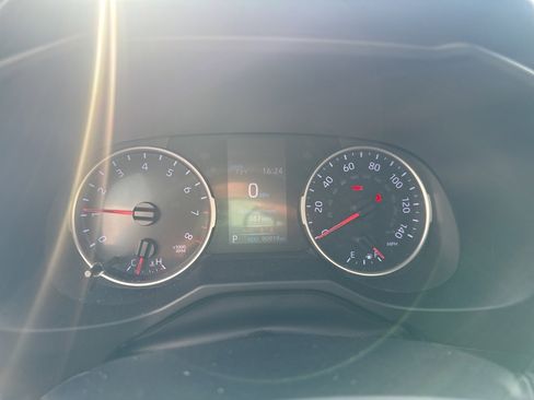 Used 2019 Toyota RAV4 LE image 9