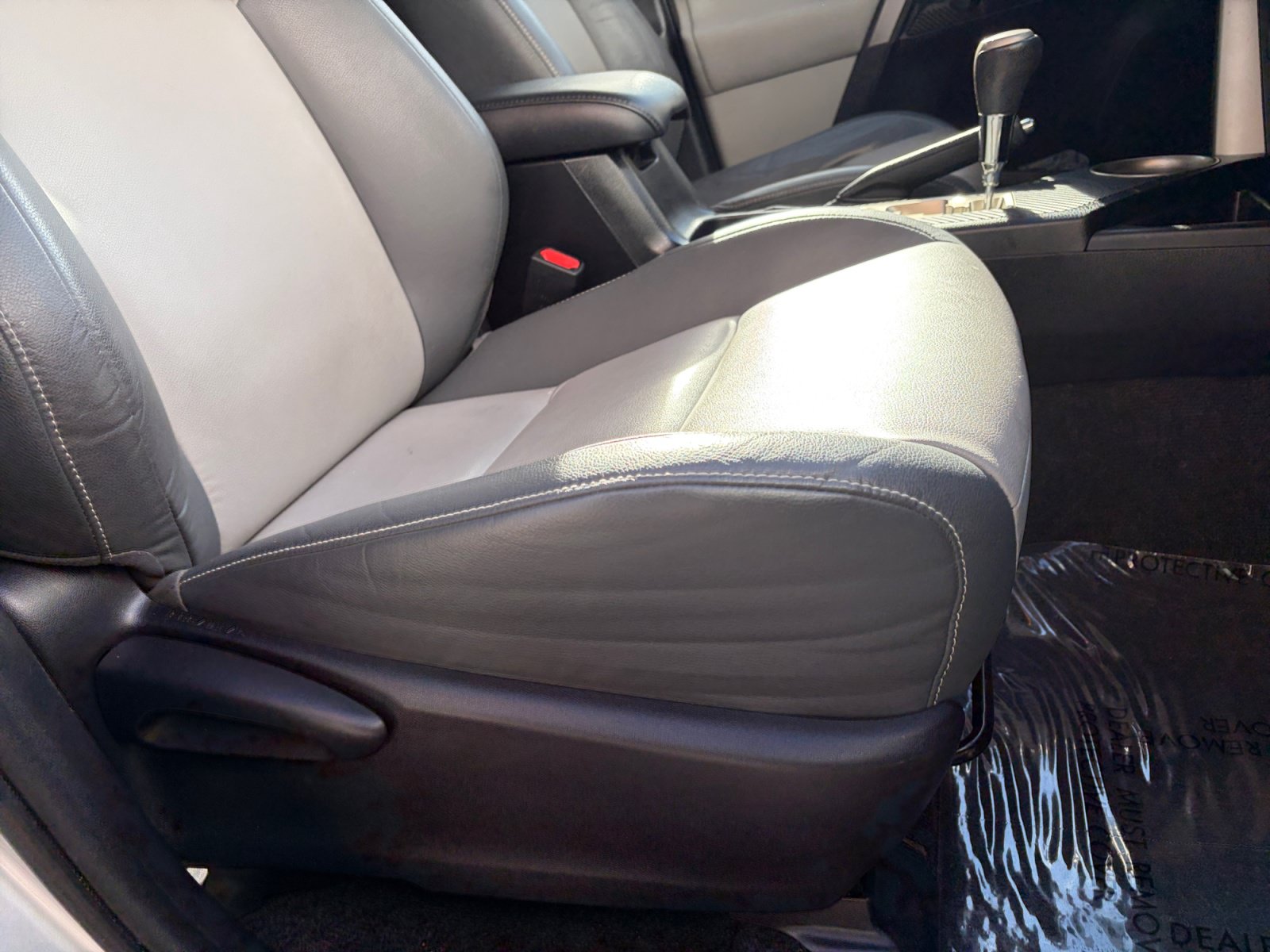Used 2013 Toyota RAV4 Limited AWD/4WD image 30