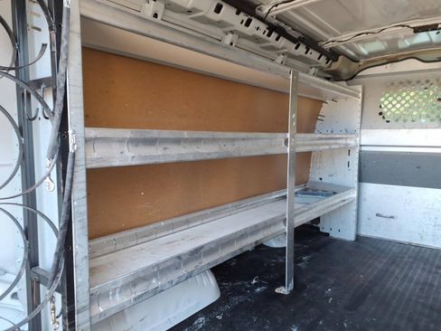 Used 2018 Chevrolet Express 2500 w/ Driver Convenience Package RWD image 8