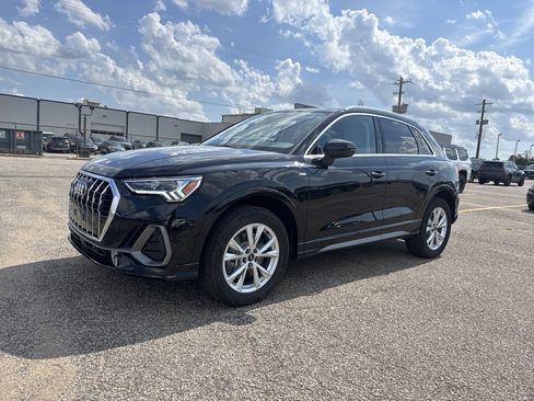 Certified 2025 Audi Q3 2.0T Premium w/ Convenience Package AWD/4WD image 1