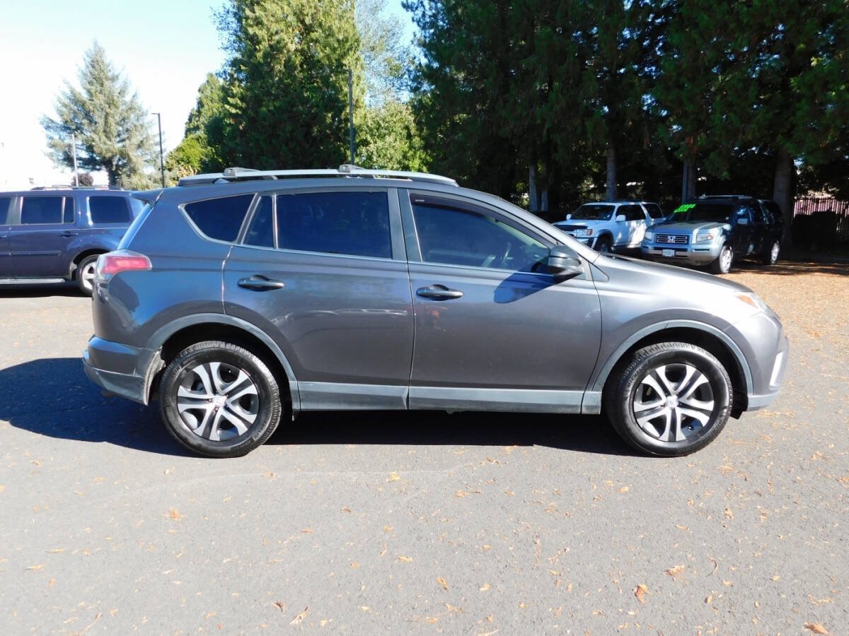 Used 2017 Toyota RAV4 LE w/ All Weather Liner Package AWD/4WD image 20