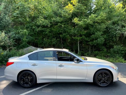 Used 2017 INFINITI Q50 Premium w/ 2.0T Premium Plus Package AWD/4WD image 6