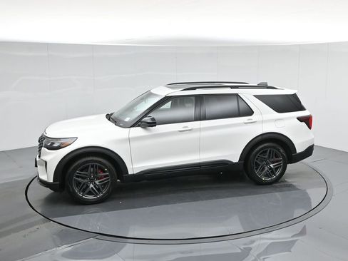 New 2026 Ford Explorer ST w/ Sun And Sound Package image 45