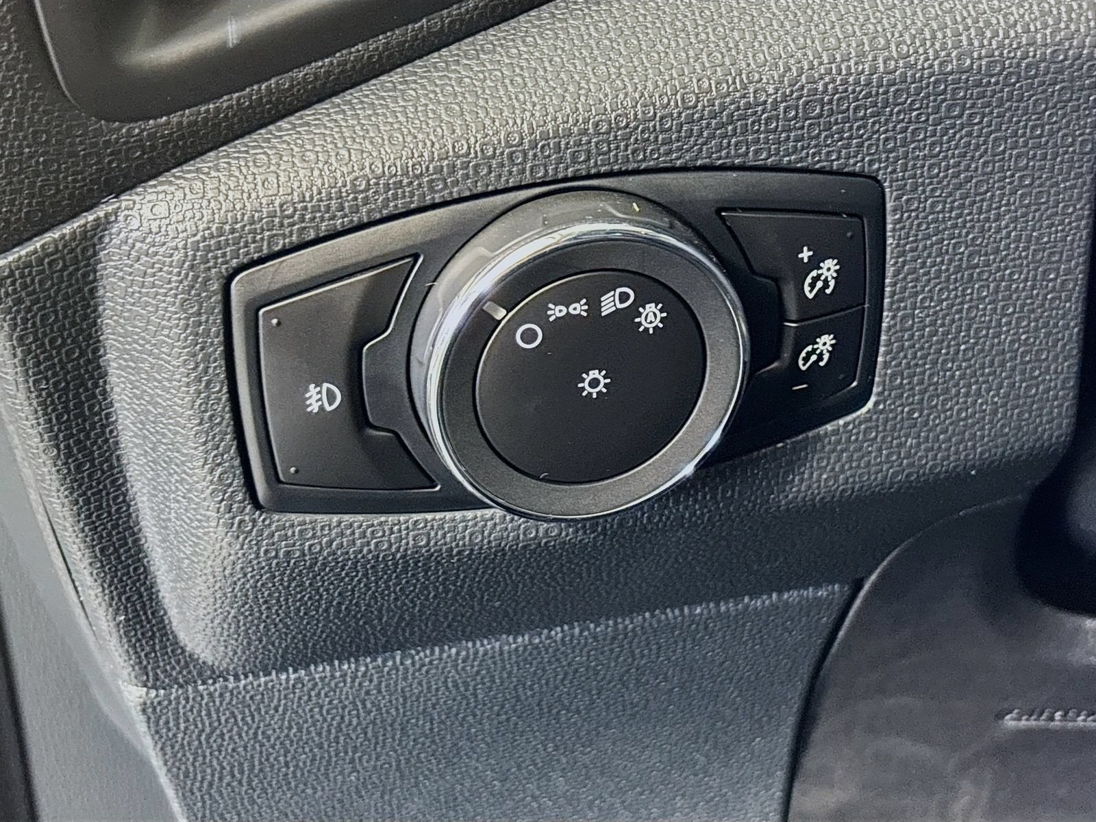 Used 2019 Ford EcoSport Titanium FWD image 10