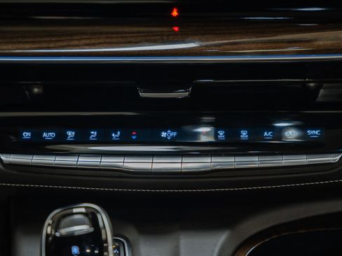 Used 2022 Cadillac Escalade ESV Sport Platinum w/ LPO, ONYX Package image 29