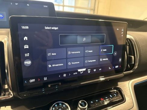 New 2026 Ford Expedition Platinum image 50