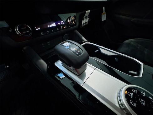 New 2026 Mitsubishi Outlander SE FWD image 15
