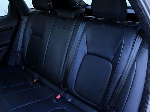 Used 2017 Jaguar F-PACE Premium image 14