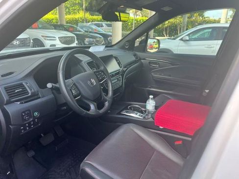 Used 2025 Honda Ridgeline Black Edition image 6