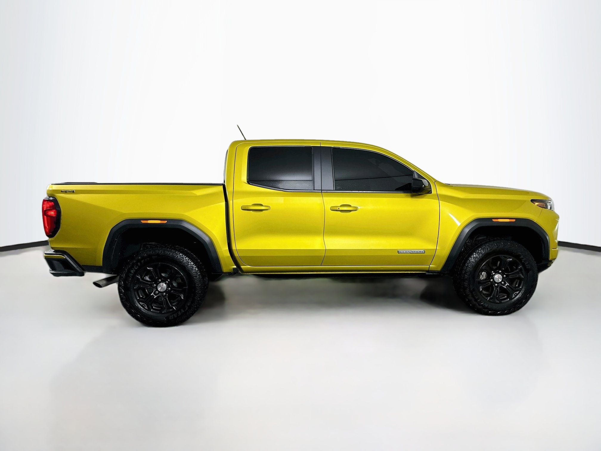 Used 2024 GMC Canyon Elevation w/ Convenience Package AWD/4WD image 10
