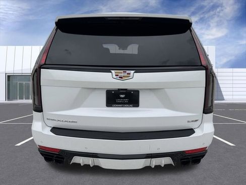 Used 2023 Cadillac Escalade V AWD/4WD image 11