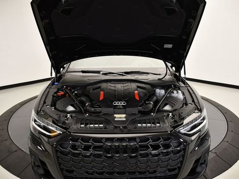 Used 2025 Audi S8 image 11