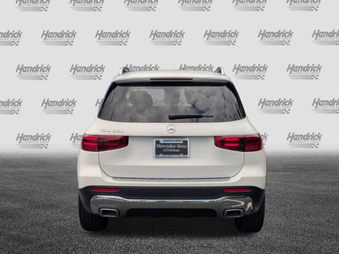New 2025 Mercedes-Benz GLB 250 image 9