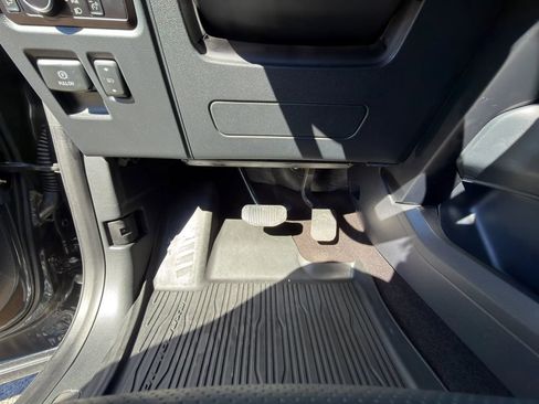 Used 2023 Ford Expedition Max Platinum image 40