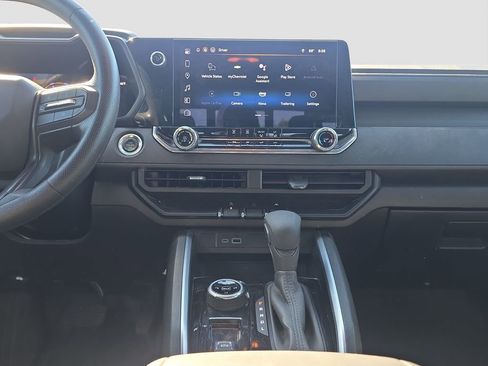 Used 2024 Chevrolet Colorado Trail Boss w/ Technology Package AWD/4WD image 14