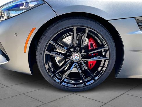 Certified 2022 BMW Z4 M40i w/ Premium Package image 11