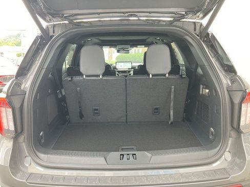 New 2026 Ford Explorer ST-Line w/ ST-Line Street Pack AWD/4WD image 6