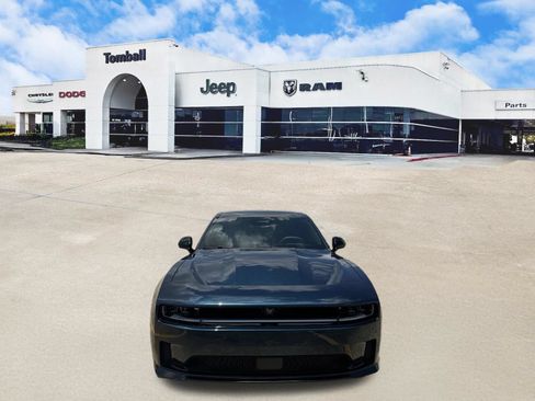 Used 2024 Dodge Charger Daytona Scat Pack w/ Plus Group AWD/4WD image 2