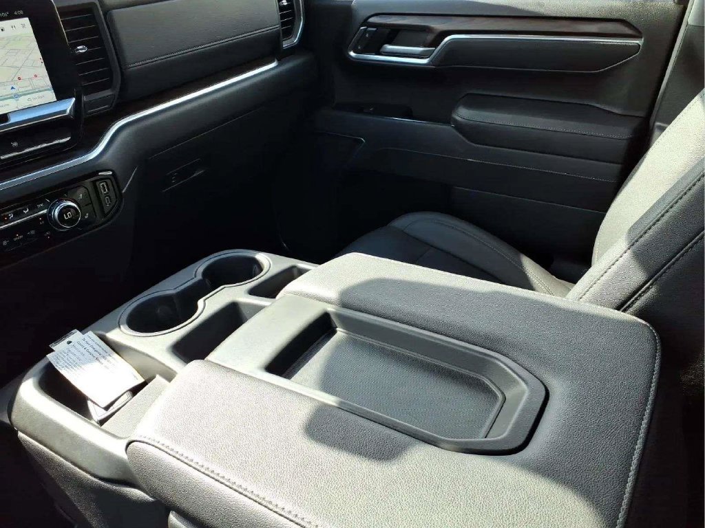 Used 2025 GMC Sierra 1500 SLT RWD image 12