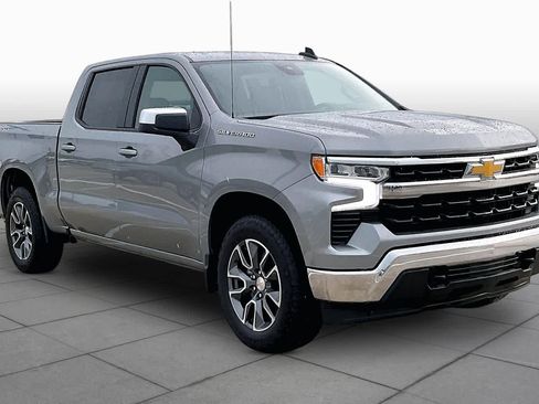 Used 2024 Chevrolet Silverado 1500 LT AWD/4WD image 3