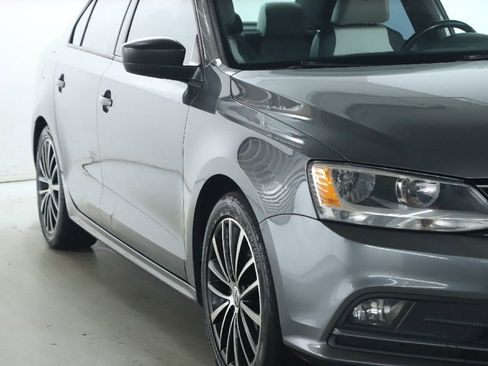 Used 2016 Volkswagen Jetta Sport image 14