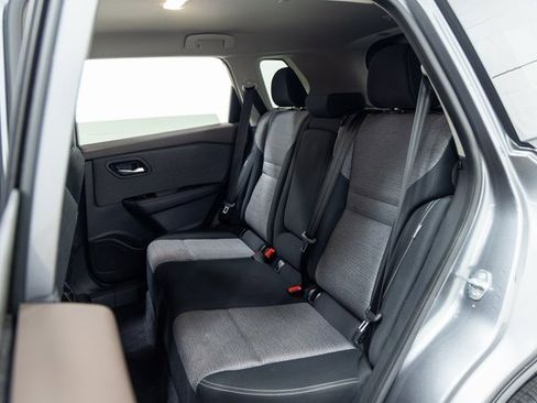 Used 2023 Nissan Rogue SV image 25