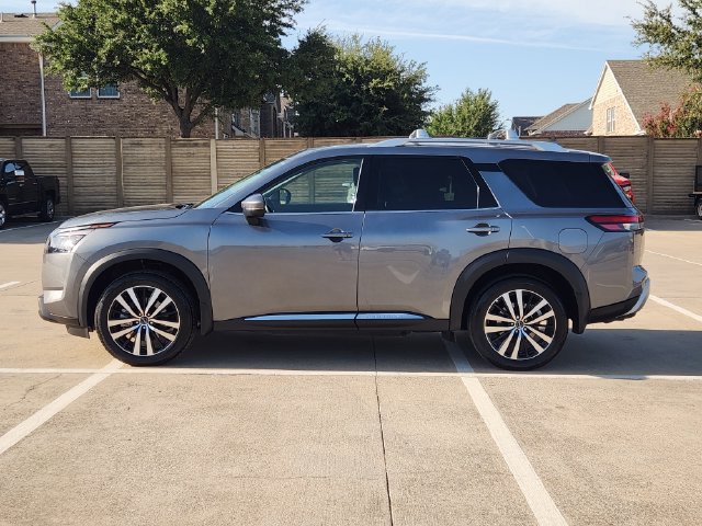 Used 2025 Nissan Pathfinder Platinum w/ Cargo Package FWD image 12