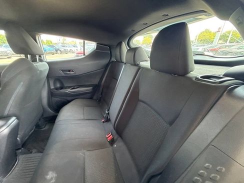 Used 2019 Toyota C-HR XLE FWD image 20