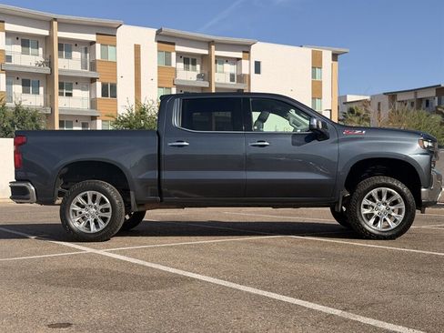 Used 2021 Chevrolet Silverado 1500 LTZ AWD/4WD image 2